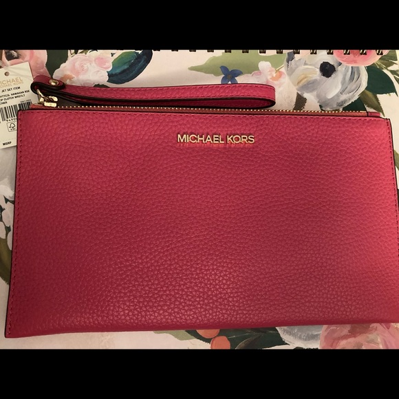 Michael Kors hot pink wristlet - Picture 1 of 4